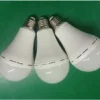 Bombillos LED 8 Horas de eficiencia Recargables.